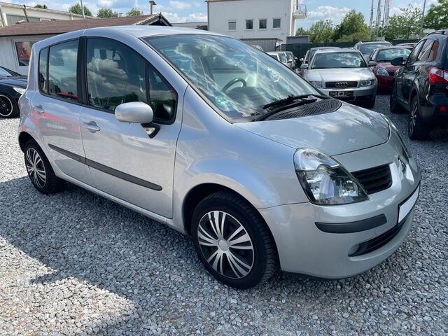 Рено Модус 2006 у Європі на Automoto.ua Сірий Рено Модус, об'ємом двигуна 1.15 л та пробігом 104 тис. км за 3842 $, фото 7 на Automoto.ua