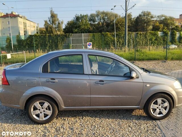 Шевроле Авео, об'ємом двигуна 1.4 л та пробігом 147 тис. км за 2354 $, фото 3 на Automoto.ua