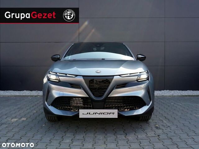 Альфа Ромео Джуніор 2025 у Європі на Automoto.ua Сірий Альфа Ромео Джуніор, об'ємом двигуна 1 л та пробігом 5 тис. км за 144715 $, фото 12 на Automoto.ua