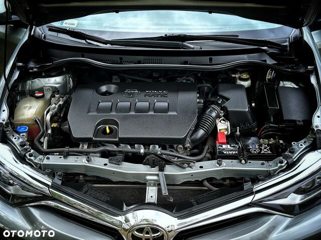 Тойота Аурис, объемом двигателя 1.6 л и пробегом 139 тыс. км за 12937 $, фото 10 на Automoto.ua