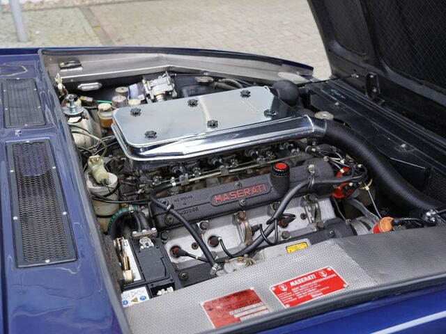 Синій Мазераті Інша, об'ємом двигуна 4.14 л та пробігом 72 тис. км за 119760 $, фото 19 на Automoto.ua