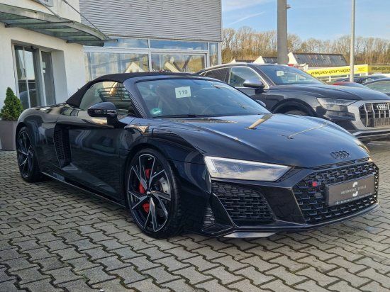 Чорний Ауді R8, об'ємом двигуна 5.2 л та пробігом 27 тис. км за 142759 $, фото 2 на Automoto.ua