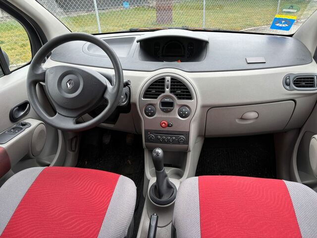 Рено Модус 2005 в Европе на Automoto.ua Серый Рено Модус, объемом двигателя 1.6 л и пробегом 208 тыс. км за 704 $, фото 12 на Automoto.ua