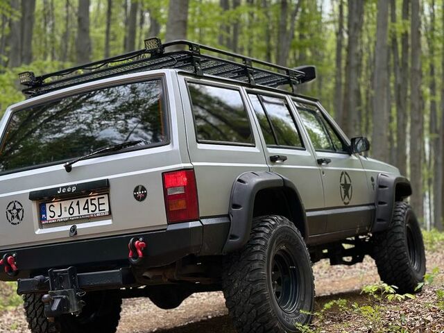 Джип Cherokee, об'ємом двигуна 3.96 л та пробігом 151 тис. км за 11771 $, фото 4 на Automoto.ua