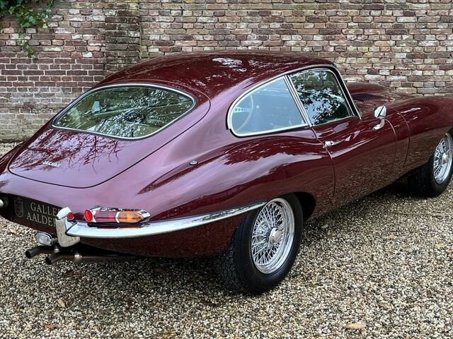 Червоний Ягуар E-Type, об'ємом двигуна 0 л та пробігом 30 тис. км за 158197 $, фото 9 на Automoto.ua