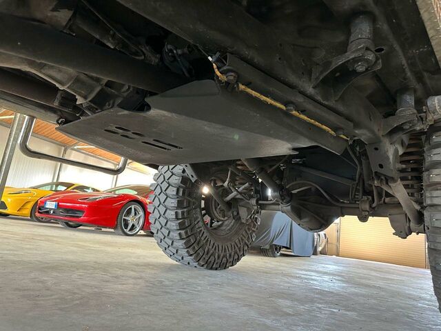 Джип Wrangler 1999 у Європі на Automoto.ua Чорний Джип Wrangler, об'ємом двигуна 3.96 л та пробігом 150 тис. км за 24900 $, фото 12 на Automoto.ua