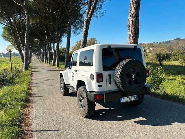 Джип Вранглер 2017 в Европе на Automoto.ua Белый Джип Вранглер, объемом двигателя 2.78 л и пробегом 111 тыс. км за 32200 $, фото 6 на Automoto.ua