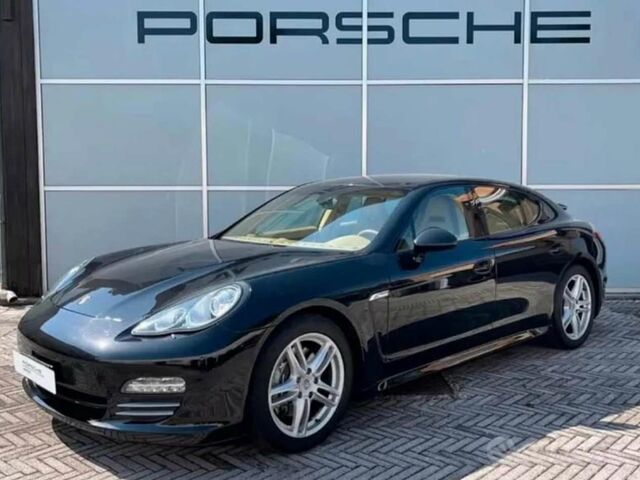 Чорний Порше Panamera, об'ємом двигуна 3.61 л та пробігом 95 тис. км за 36491 $, фото 1 на Automoto.ua