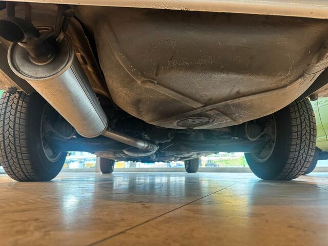 Мерседес 200 1984 в Европе на Automoto.ua Серебряный Мерседес 200, объемом двигателя 2 л и пробегом 138 тыс. км за 16318 $, фото 27 на Automoto.ua