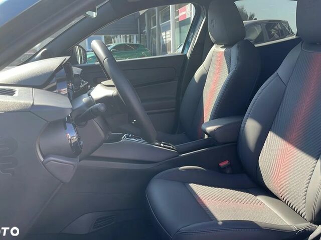 Альфа Ромео Джуниор 2024 в Европе на Automoto.ua Синий Альфа Ромео Джуниор, объемом двигателя 0 л и пробегом 1 тыс. км за 149900 $, фото 14 на Automoto.ua