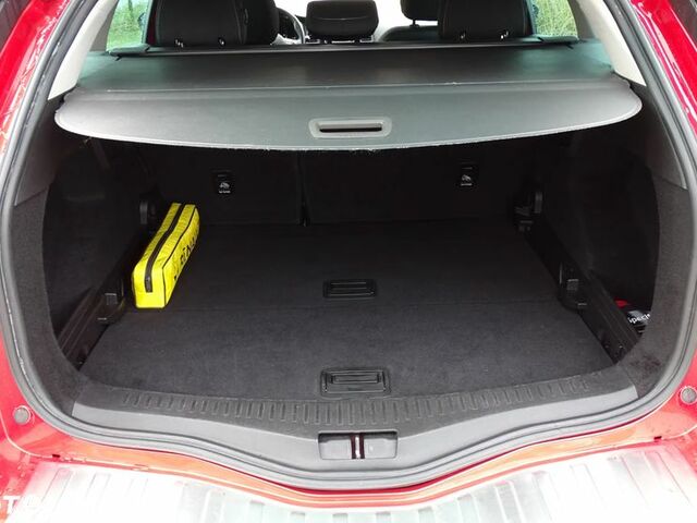 Рено Меган 2019 у Європі на Automoto.ua Рено Меган, об'ємом двигуна 1 л та пробігом 45 тис. км за 13051 $, фото 15 на Automoto.ua