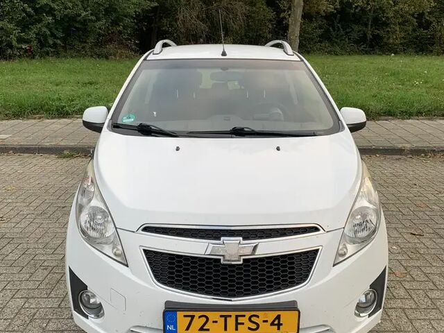 Шевроле Спарк 2012 в Европе на Automoto.ua Белый Шевроле Спарк, объемом двигателя 1 л и пробегом 365 тыс. км за 1577 $, фото 2 на Automoto.ua