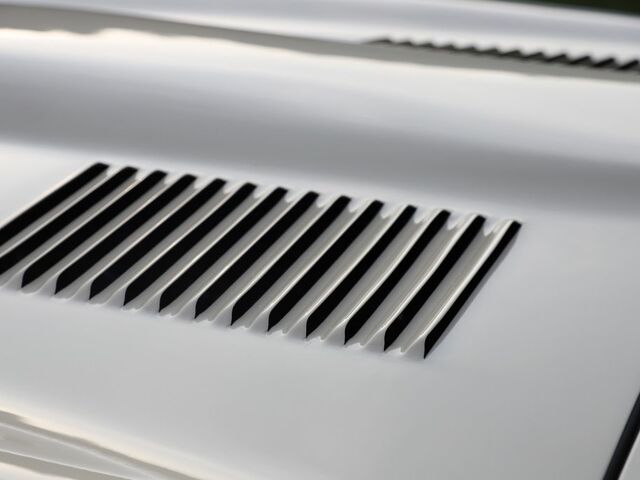 Білий Ягуар E-Type, об'ємом двигуна 4.2 л та пробігом 61 тис. км за 92237 $, фото 15 на Automoto.ua