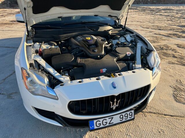 Білий Мазераті Quattroporte, об'ємом двигуна 2.98 л та пробігом 134 тис. км за 30349 $, фото 8 на Automoto.ua