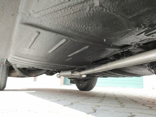 Мерседес 200 1974 в Европе на Automoto.ua Красный Мерседес 200, объемом двигателя 1.98 л и пробегом 110 тыс. км за 22903 $, фото 26 на Automoto.ua