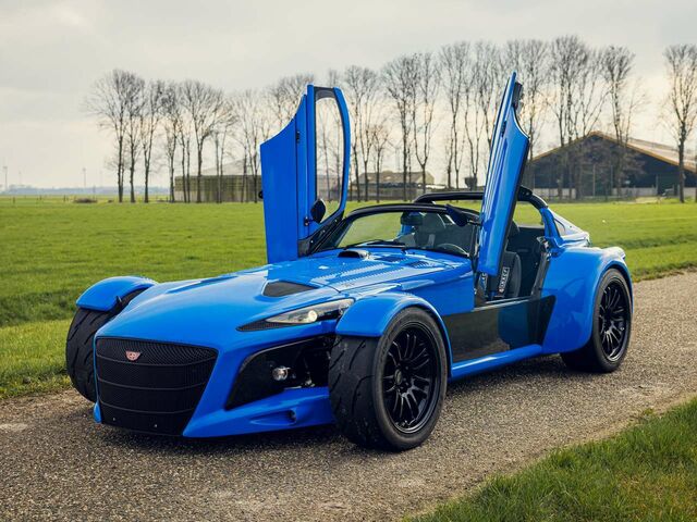 Синий Donkervoort D8, объемом двигателя 2.48 л и пробегом 1 тыс. км за 261614 $, фото 10 на Automoto.ua