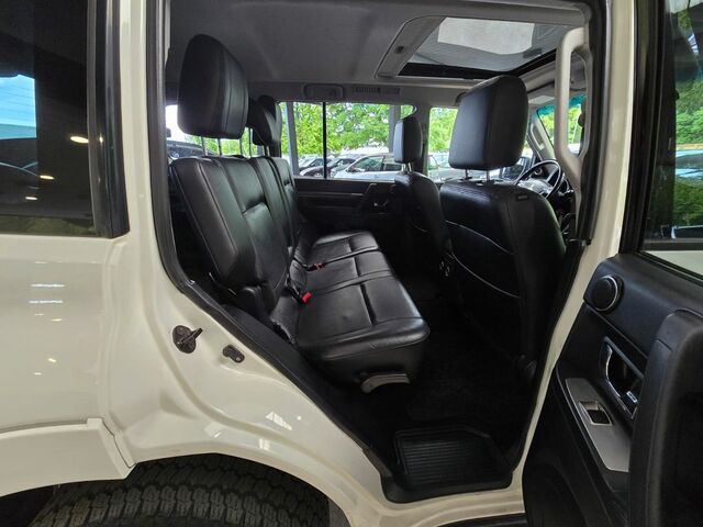 Мицубиси Паджеро 2010 в Европе на Automoto.ua Белый Мицубиси Паджеро, объемом двигателя 3.2 л и пробегом 127 тыс. км за 14449 $, фото 21 на Automoto.ua