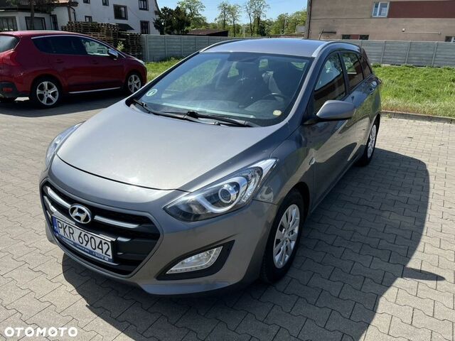 Хендай i30, объемом двигателя 1.58 л и пробегом 254 тыс. км за 5572 $, фото 1 на Automoto.ua