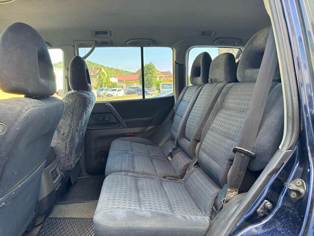 Міцубісі Паджеро 2002 у Європі на Automoto.ua Синій Міцубісі Паджеро, об'ємом двигуна 3.2 л та пробігом 207 тис. км за 5726 $, фото 4 на Automoto.ua