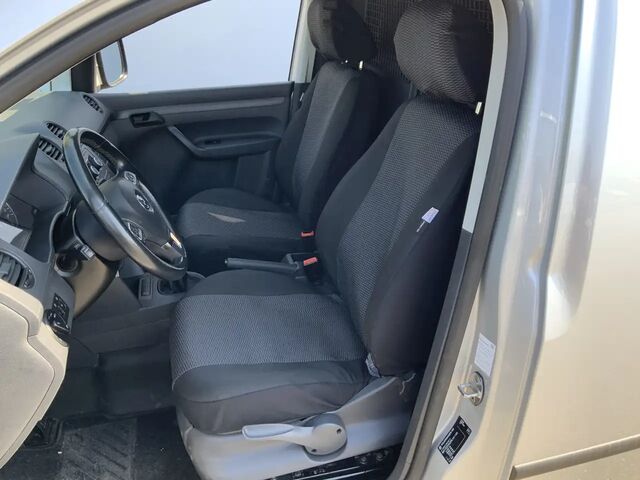 Фольксваген Кадди 2015 в Европе на Automoto.ua Серебряный Фольксваген Кадди, объемом двигателя 1.6 л и пробегом 240 тыс. км за 9595 $, фото 5 на Automoto.ua