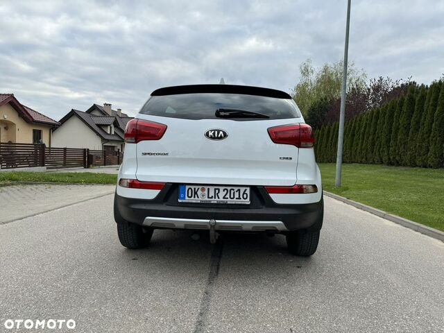 Киа Sportage, объемом двигателя 2 л и пробегом 215 тыс. км за 10778 $, фото 9 на Automoto.ua