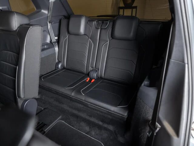 Фольксваген Tiguan Allspace 2020 в Европе на Automoto.ua Серый Фольксваген Tiguan Allspace, объемом двигателя 1.98 л и пробегом 118 тыс. км за 41949 $, фото 5 на Automoto.ua