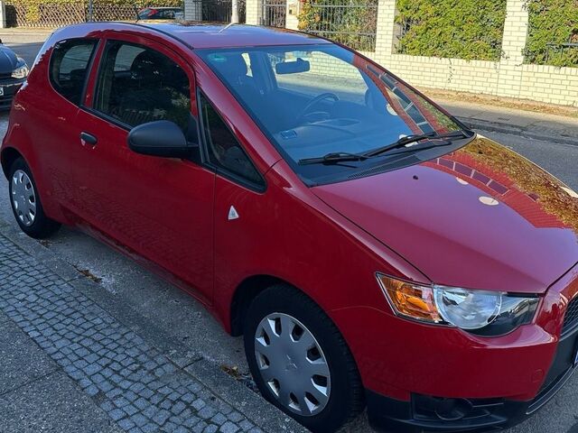 Мицубиси Кольт 2009 в Европе на Automoto.ua Красный Мицубиси Кольт, объемом двигателя 0 л и пробегом 40 тыс. км за 3399 $, фото 1 на Automoto.ua