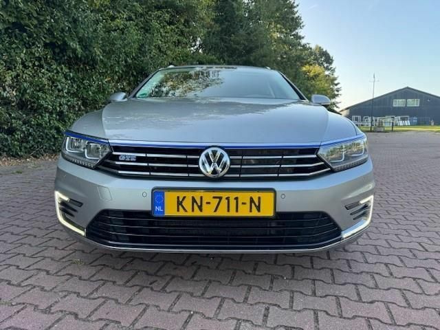 Фольксваген Пассат Вариант 2016 в Европе на Automoto.ua Серый Фольксваген Пассат Вариант, объемом двигателя 1.4 л и пробегом 322 тыс. км за 9809 $, фото 1 на Automoto.ua