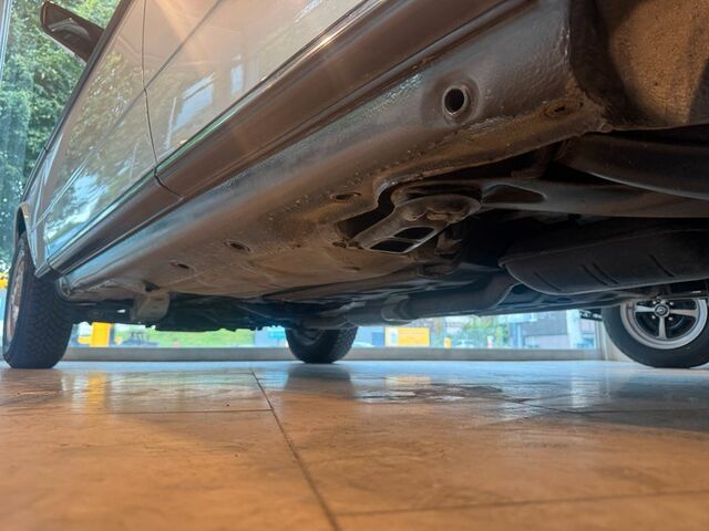 Мерседес 200 1984 у Європі на Automoto.ua Срібний Мерседес 200, об'ємом двигуна 2 л та пробігом 138 тис. км за 16240 $, фото 28 на Automoto.ua