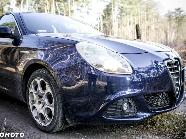 Альфа Ромео Giulietta, об'ємом двигуна 1.6 л та пробігом 243 тис. км за 4860 $, фото 8 на Automoto.ua