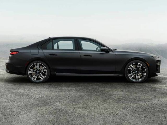 Узнать параметры авто BMW 7 Series 2023