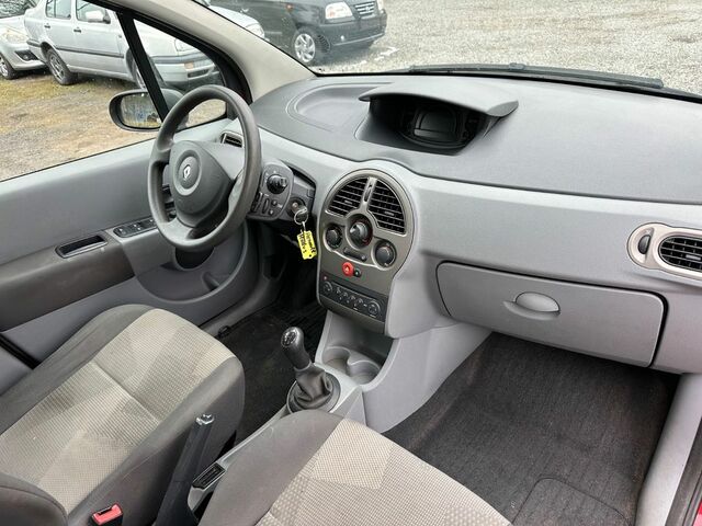 Рено Модус 2007 у Європі на Automoto.ua Червоний Рено Модус, об'ємом двигуна 1.15 л та пробігом 246 тис. км за 1472 $, фото 9 на Automoto.ua