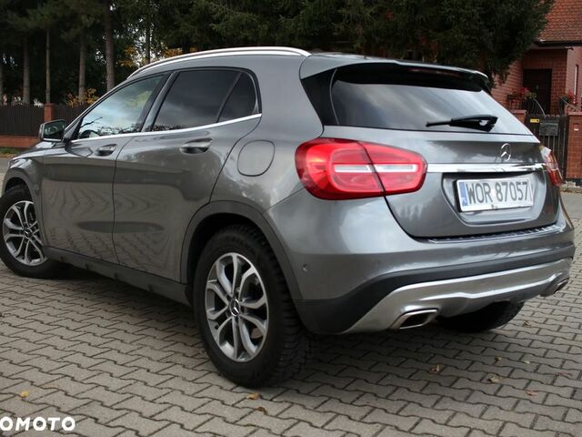 Мерседес ГЛА-Клас 2015 у Європі на Automoto.ua Сірий Мерседес ГЛА-Клас, об'ємом двигуна 2.14 л та пробігом 220 тис. км за 15957 $, фото 5 на Automoto.ua