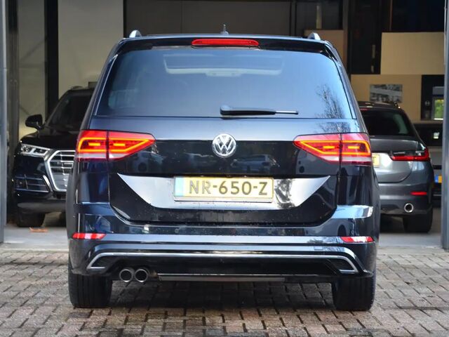 Фольксваген Туран 2017 у Європі на Automoto.ua Чорний Фольксваген Туран, об'ємом двигуна 1.4 л та пробігом 181 тис. км за 20909 $, фото 4 на Automoto.ua