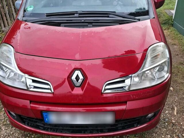 Рено Grand Modus 2008 в Европе на Automoto.ua Красный Рено Grand Modus, объемом двигателя 0 л и пробегом 18 тыс. км за 1500 $, фото 1 на Automoto.ua