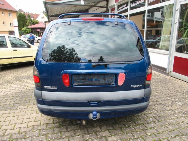 Рено Гранд Еспейс 2002 у Європі на Automoto.ua Синій Рено Гранд Еспейс, об'ємом двигуна 2 л та пробігом 330 тис. км за 2184 $, фото 4 на Automoto.ua