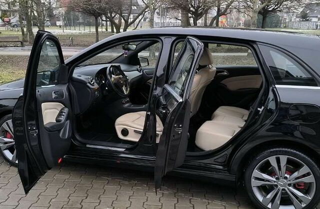 Мерседес Б-класс 2014 в Европе на Automoto.ua Черный Мерседес Б-класс, объемом двигателя 2.14 л и пробегом 237 тыс. км за 12107 $, фото 20 на Automoto.ua