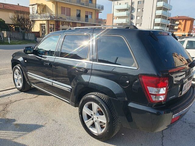 Джип Grand Cherokee 2006 у Європі на Automoto.ua Чорний Джип Grand Cherokee, об'ємом двигуна 2.99 л та пробігом 239 тис. км за 6500 $, фото 3 на Automoto.ua