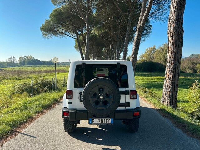 Джип Вранглер 2017 в Европе на Automoto.ua Белый Джип Вранглер, объемом двигателя 2.78 л и пробегом 111 тыс. км за 32200 $, фото 5 на Automoto.ua