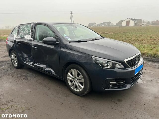 Пежо 308, об'ємом двигуна 1.2 л та пробігом 100 тис. км за 4093 $, фото 5 на Automoto.ua