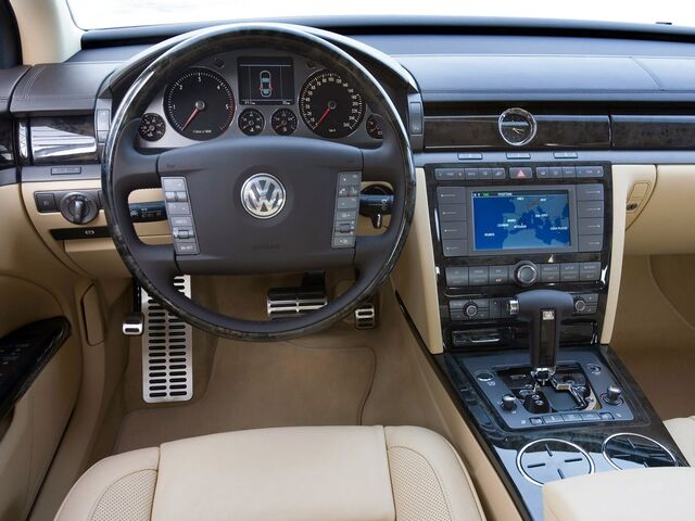 Фольксваген Фаетон, Седан 2002 - н.в. 4,2 V8 Long  4Motion