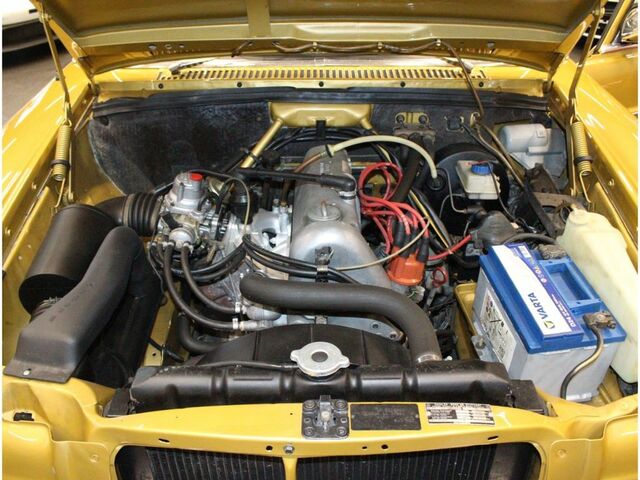 Мерседес 200 1975 у Європі на Automoto.ua Помаранчевий Мерседес 200, об'ємом двигуна 1.97 л та пробігом 111 тис. км за 30495 $, фото 17 на Automoto.ua