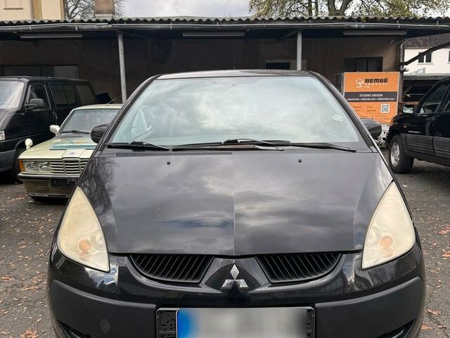 Мицубиси Кольт 2007 в Европе на Automoto.ua Черный Мицубиси Кольт, объемом двигателя 0 л и пробегом 186 тыс. км за 850 $, фото 1 на Automoto.ua
