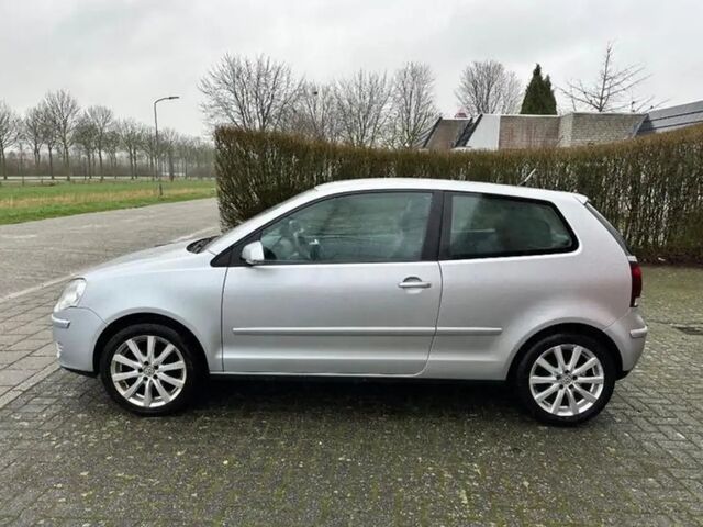 Фольксваген Поло 2006 в Европе на Automoto.ua Серый Фольксваген Поло, объемом двигателя 1.39 л и пробегом 98 тыс. км за 7019 $, фото 3 на Automoto.ua