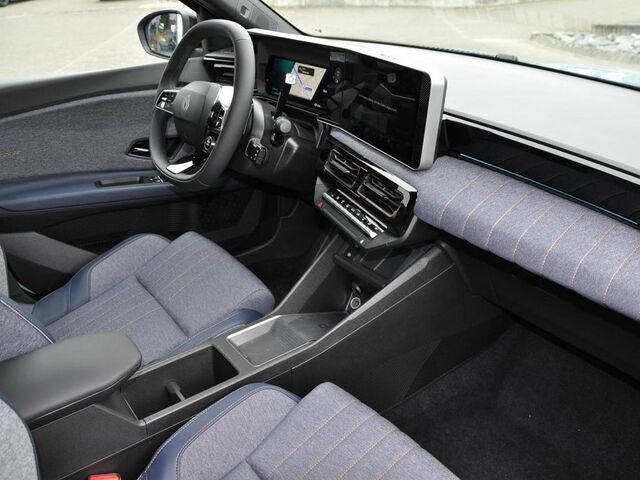 Рено R 4 2025 в Европе на Automoto.ua Синий Рено R 4, объемом двигателя 0 л и пробегом 400 тыс. км за 41440 $, фото 10 на Automoto.ua