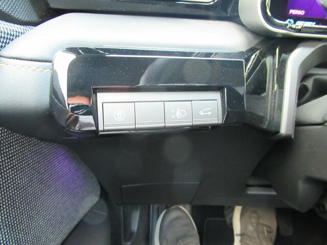 Рено R 4 2025 в Европе на Automoto.ua Зеленый Рено R 4, объемом двигателя 0 л и пробегом 2 тыс. км за 44111 $, фото 17 на Automoto.ua