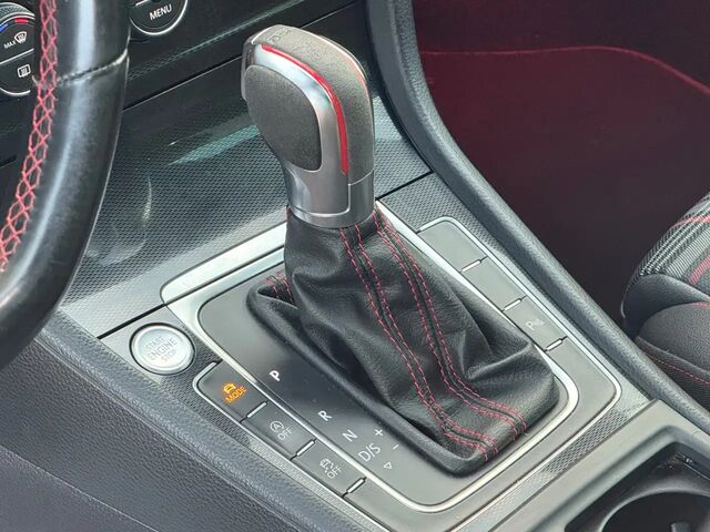 Фольксваген Гольф ГТІ 2014 у Європі на Automoto.ua Червоний Фольксваген Гольф ГТІ, об'ємом двигуна 1.98 л та пробігом 185 тис. км за 16250 $, фото 13 на Automoto.ua