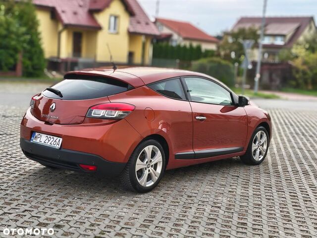 Рено Меган 2009 у Європі на Automoto.ua Рено Меган, об'ємом двигуна 1 л та пробігом 211 тис. км за 4819 $, фото 7 на Automoto.ua