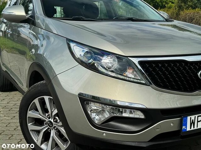 Киа Sportage, объемом двигателя 1.59 л и пробегом 168 тыс. км за 10994 $, фото 7 на Automoto.ua