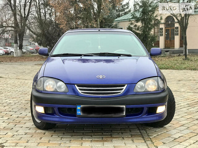 Тойота Авенсіс, Хетчбек 1997 - 2002 Hatch (T22) 2.0